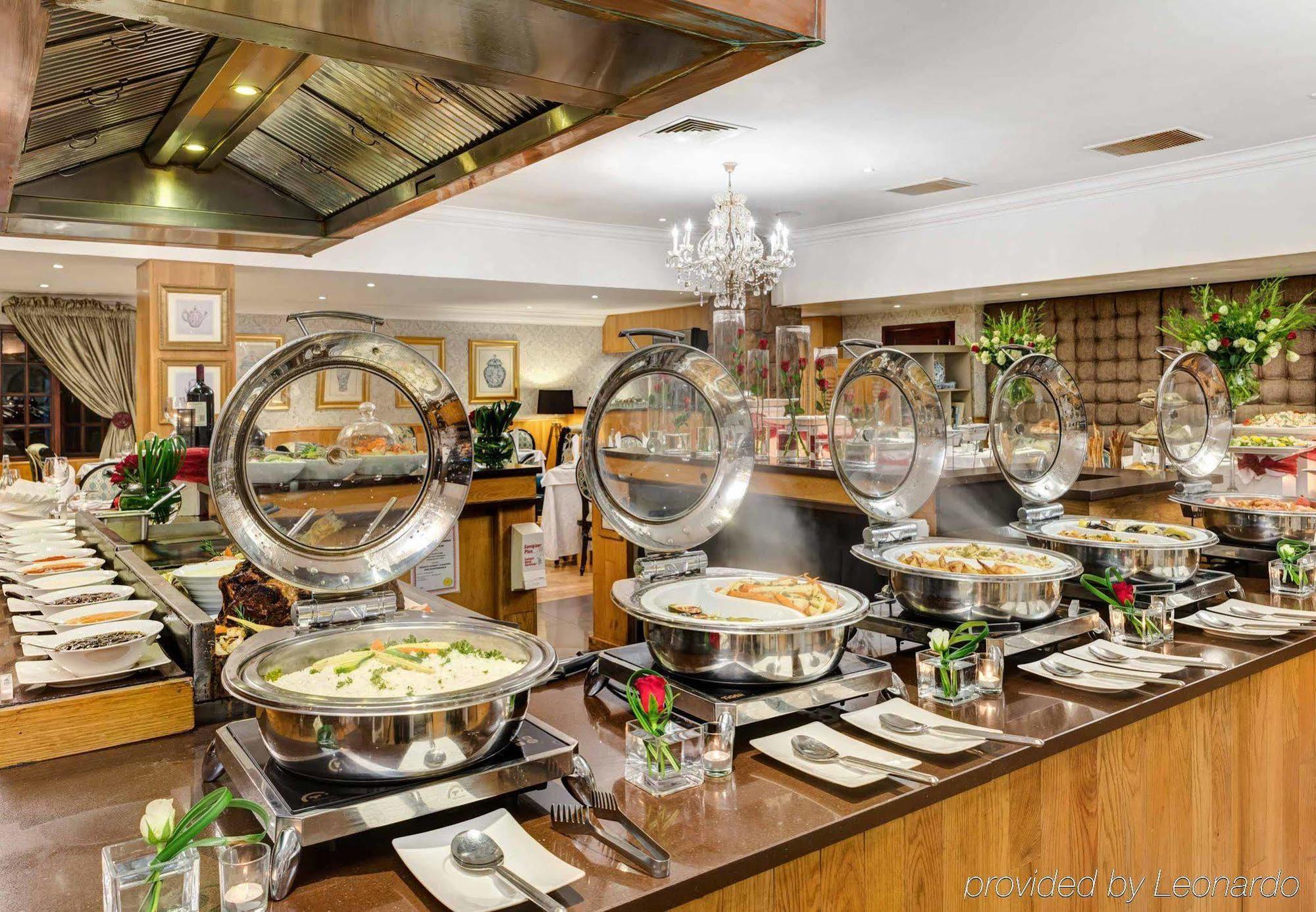 아프리칸 프라이드 이레네 컨트리 로지, 오토그래프 컬렉션® 호텔 켄투리온 외부 사진 A buffet at a hotel